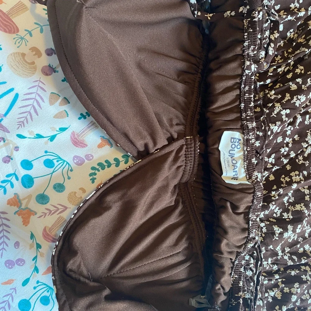 Women’s Brown Dress with White Floral Design NWT - Picture 3 of 4